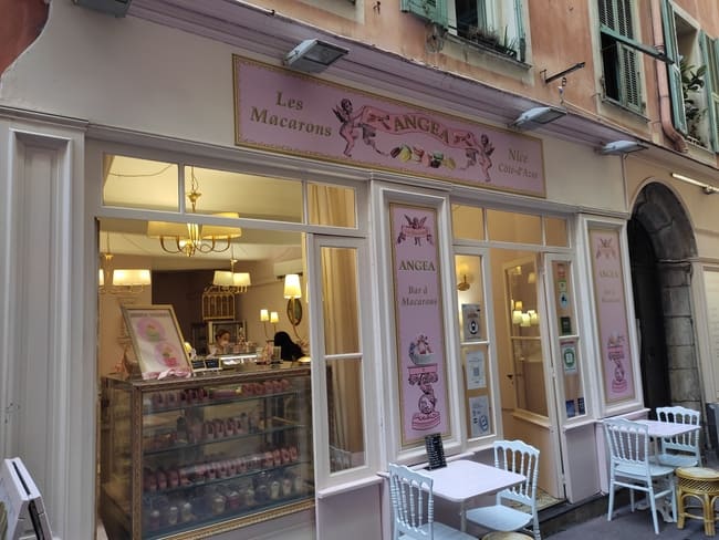 Pretty pink store selling macarons in Nice