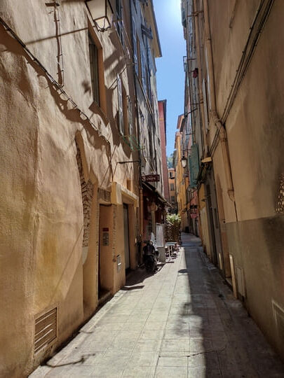 Narrow alley in Nice