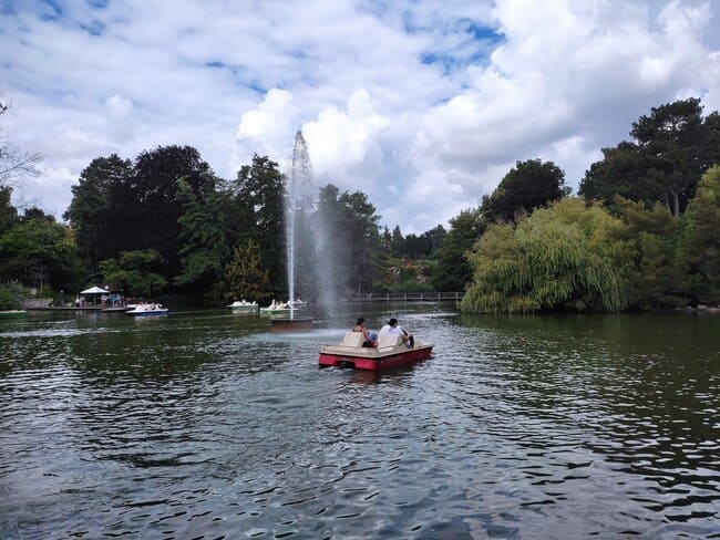 Lake with fountain and pedal boats, Palmengarten