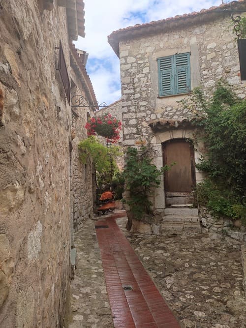 Exploring the narrow cobblestone streets is one of the best things to do in Èze, France