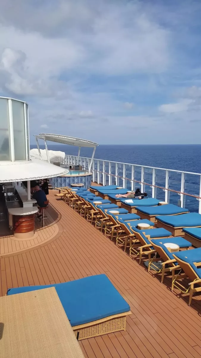 Vibe Beach Club on Norwegian Bliss - Picture of Norwegian Bliss