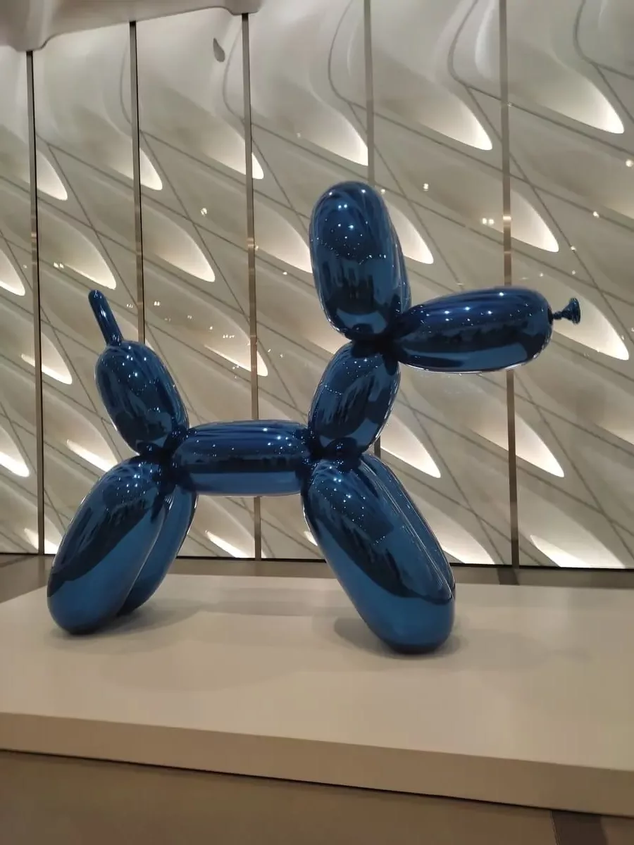 Large and shiny blue balloon dog at at LA's Broad