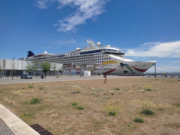 Norwegian Dawn docked at Lisbon terminal