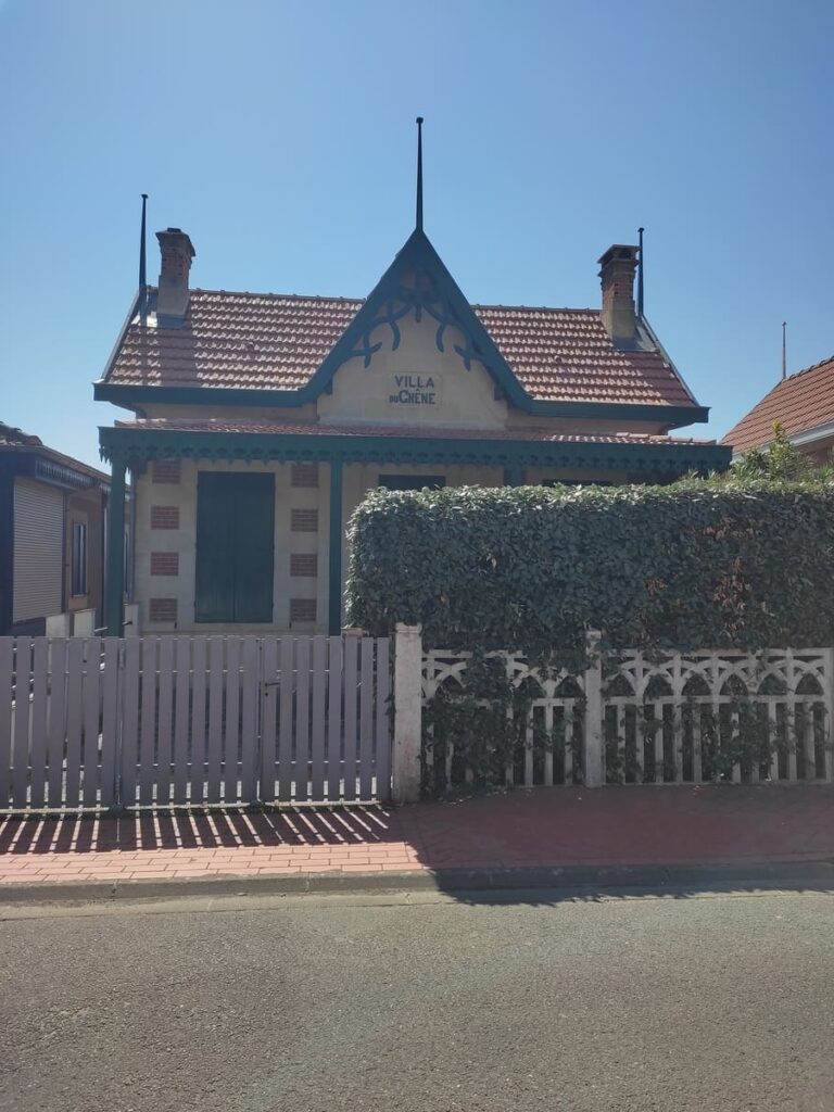One of many adorable beach cottages in Soulac