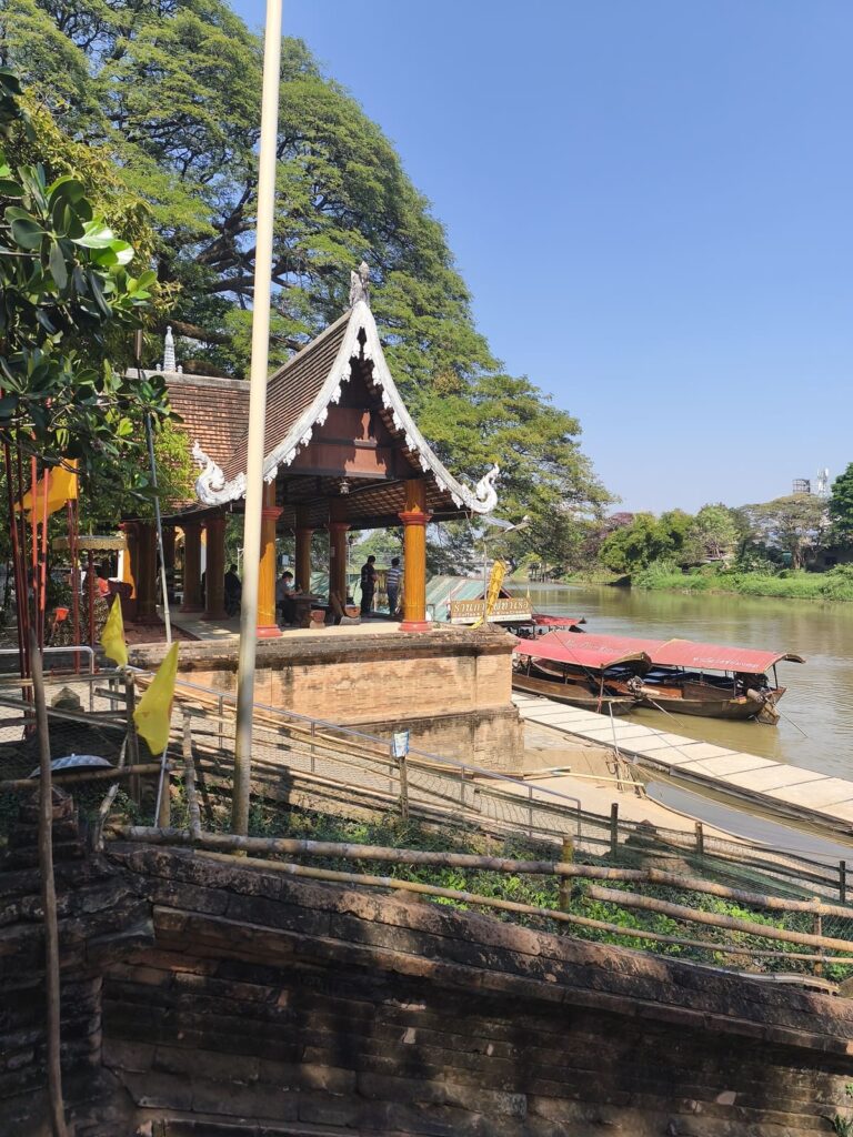 Pagoda at edge of Ping River