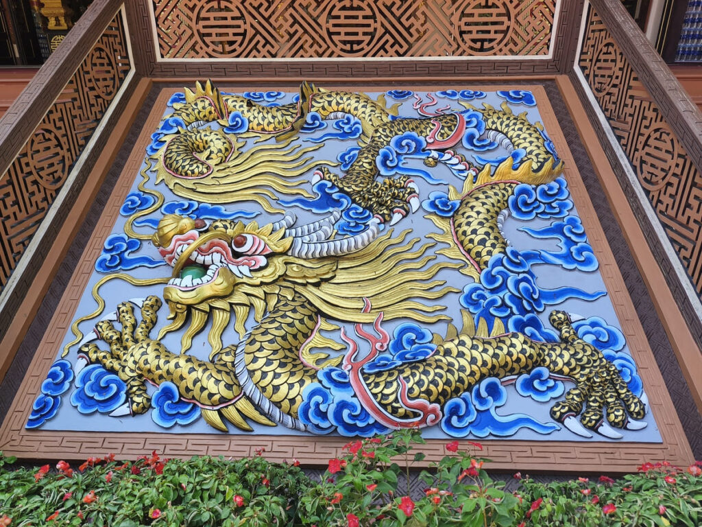 Blue and gold dragon image