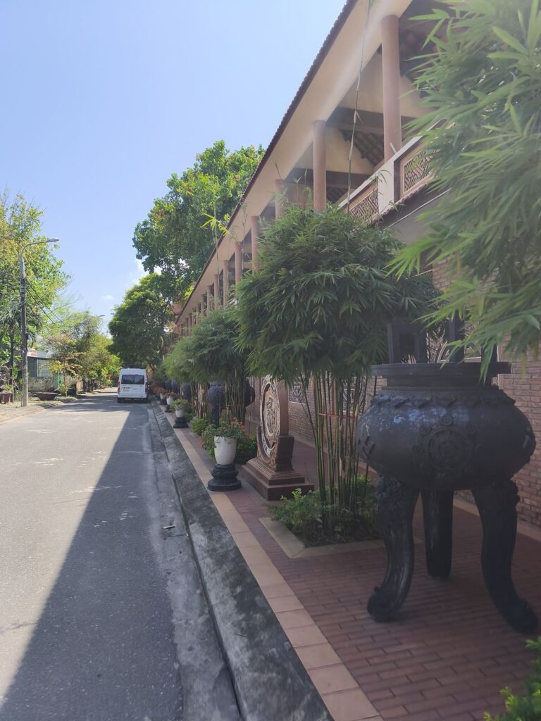 Street with entry to Nam Son Pagoda