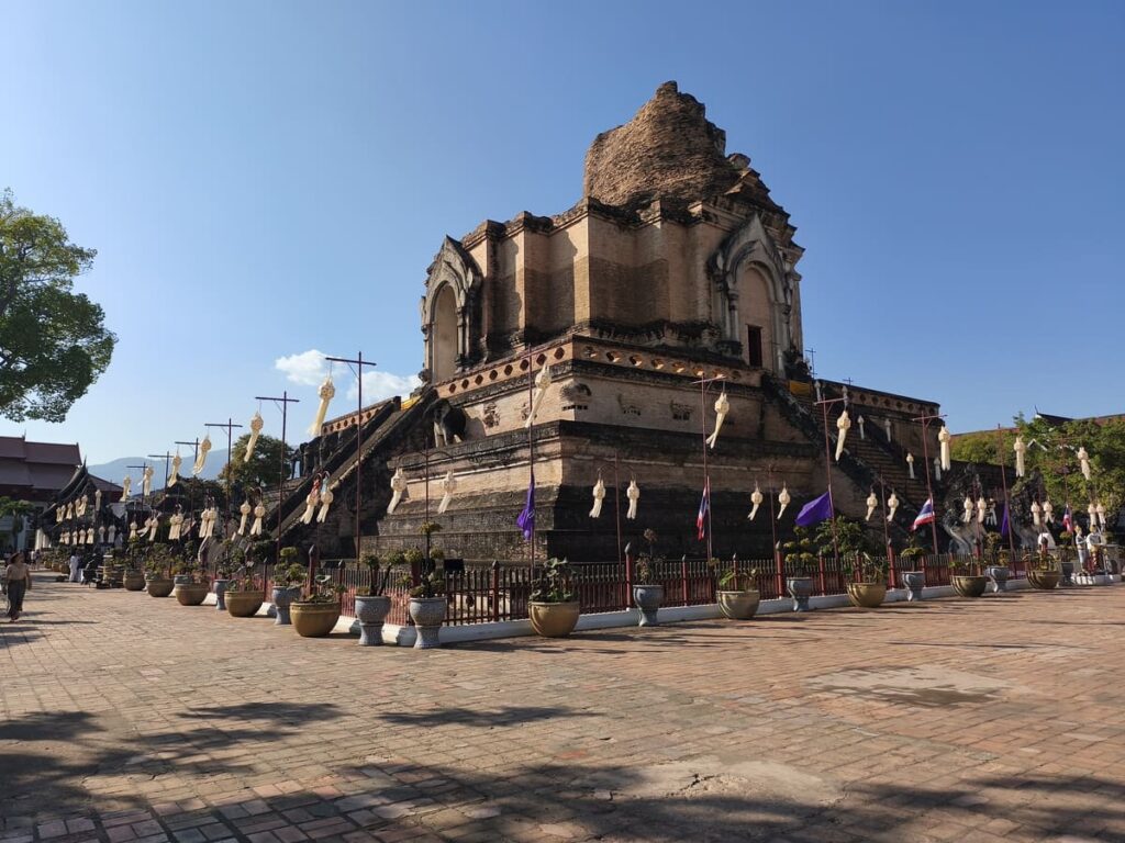 Ruined chedi at Wat Chedi Luang