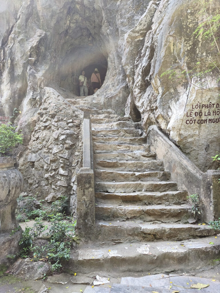 Entrance to Van Thong Cave