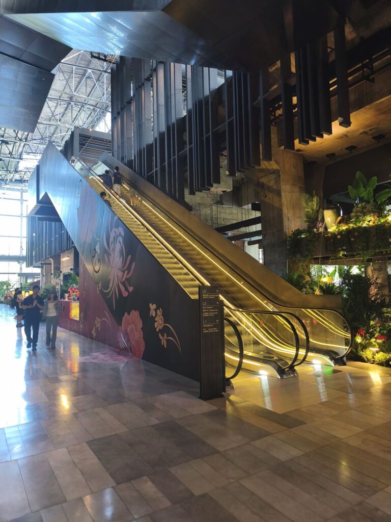 Escalator at Shangri-La Shougang Park