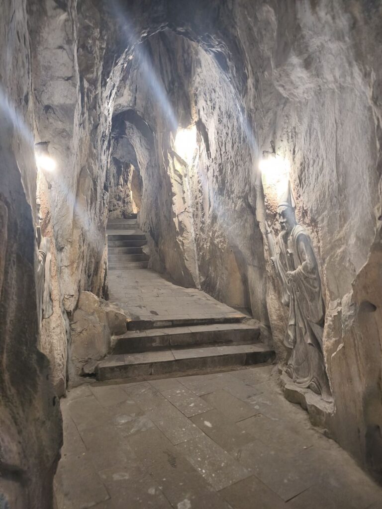 Tunnel through cave at Am Phu