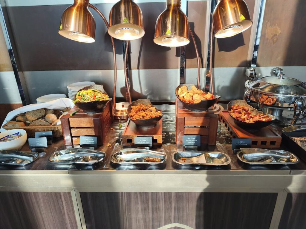 Happy Hour Buffet at China Summit Wing