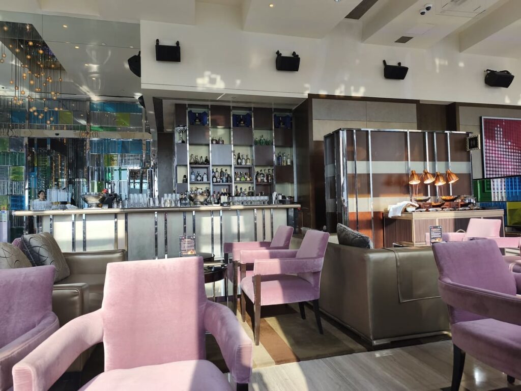 Lounge for Happy Hour at China Summit Wing
