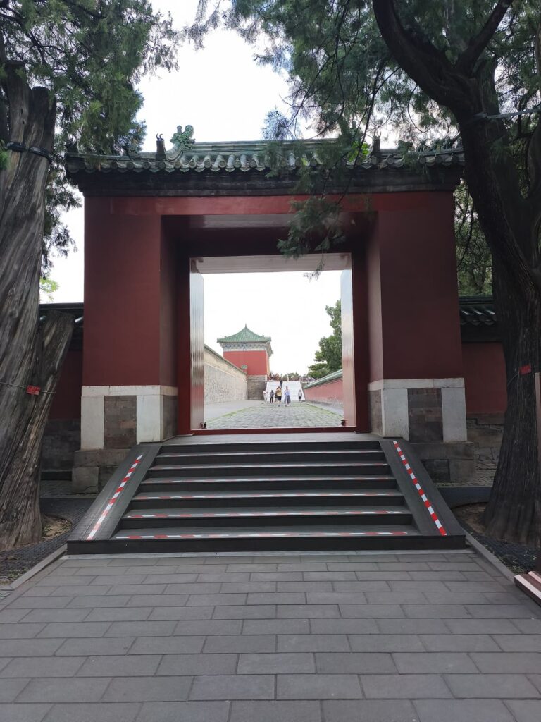 Gate and side path at Temple of Heaven