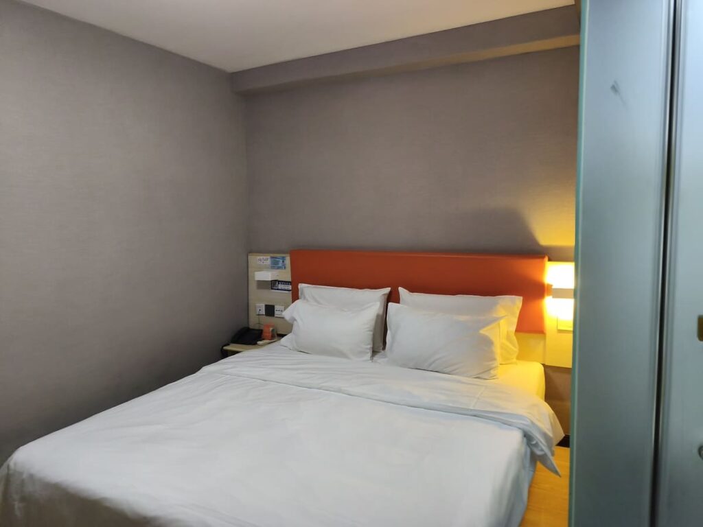 Budget hotel room 7 Days Premium in Haidian